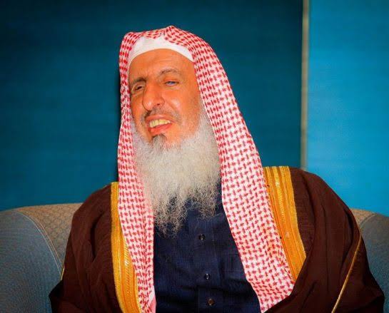 jalaani92's tweet photo. إِنَّا لِلَّهِ وَإِنَّا إِلَيْهِ رَاجِعُونَ
“وبشر الصابرين الذين إذا أصابتهم مصيبة قالوا إنا لله وإنا إليه راجعون” بقلوب مؤمنة بقضاء الله وقدره ننعى والدنا فضيلة #الشيخ_عبدالعزيز_بن_عبدالله_آل_الشيخ -رحمه الله- نسأل الله أن يتغمده بواسع رحمته ويجعل الفردوس الأعلى منازله... https://t.co/lfsxEnUhaG