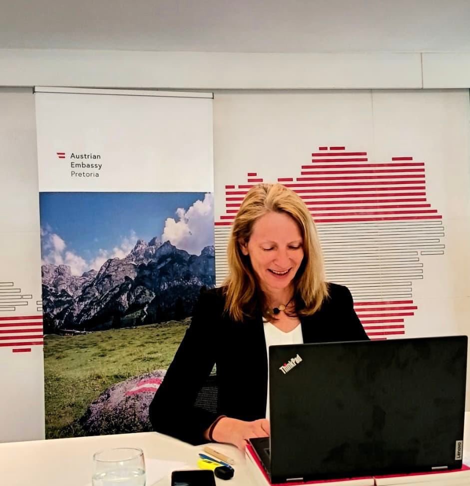 Opening remarks at <a href="/SOLTRAIN_SADC/">SOLTRAIN</a> <a href="/IEA/">International Energy Agency</a> #SHC Symposium🌍

SOLTRAIN is a regional initiative funded by Austria🇦🇹 to support Southern African countries to increase the use of renewables with a focus on renewable heating &amp; cooling technologies⚡️🌱

<a href="/AustriainZA/">Austrian Embassy RSA</a> <a href="/AEE_INTEC/">AEE INTEC</a> #NUST #ADA