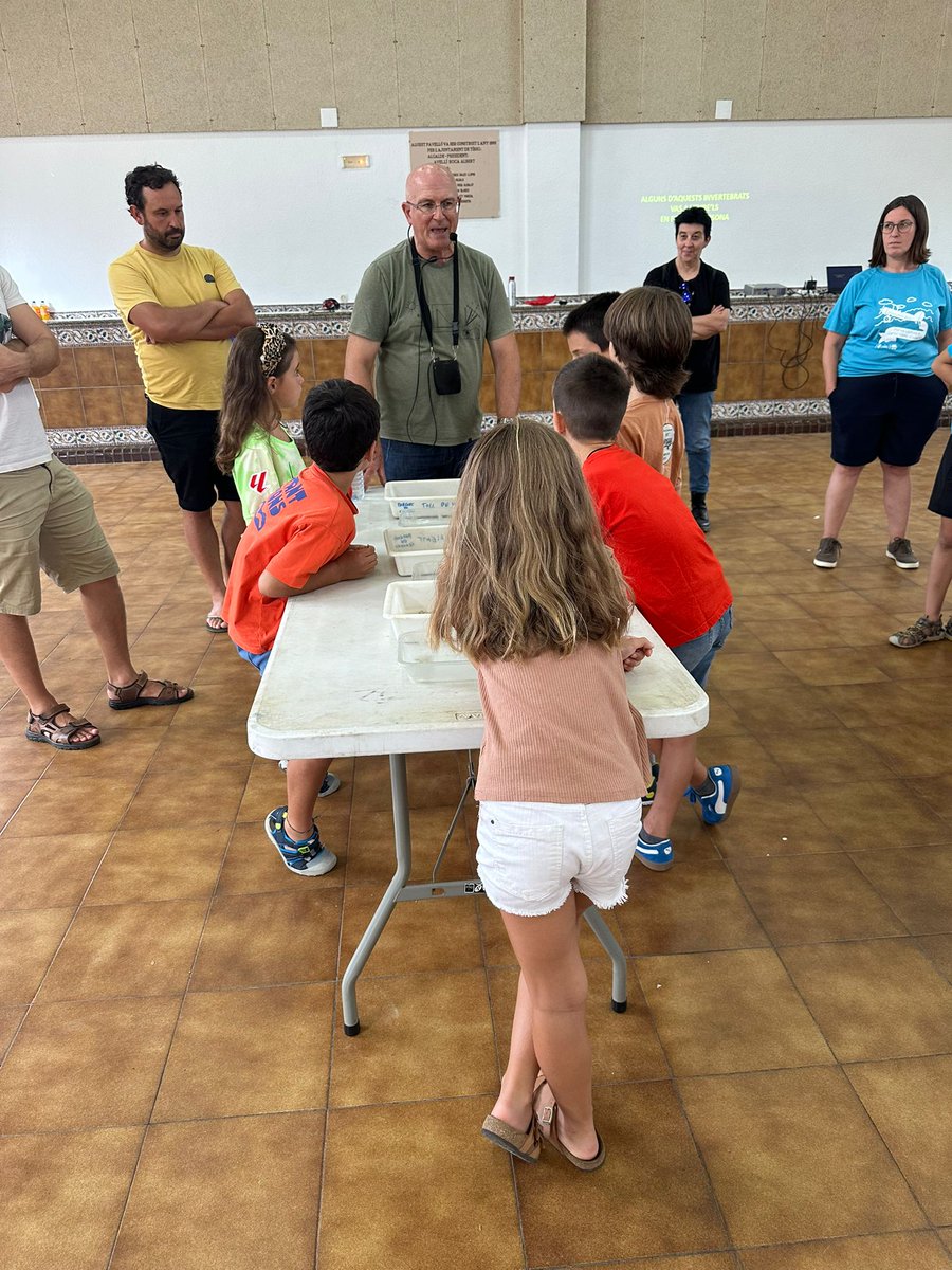 AjTirig's tweet photo. 🐚 Dissabte passat vam poder conéixer millor els fòssils de tres jaciments del Maestrat, gràcies al taller de paleontologia promogut per la Diputació i el Grup Au

👉 Una capbussada en la nostra història que ens arrela encara més a la nostre ric patrimoni paleontològic 🤗 https://t.co/Lb92Nmu2GD
