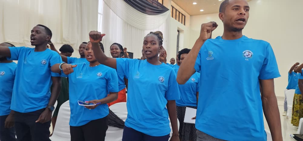 Unity_MemoryRw's tweet image. Uyu munsi, Minisitiri @DrDamascene yitabiriye ikiganiro “Rubyiruko menya amateka yawe” cyahuje urubyiruko rurenga 300 ruturuka mu Turere twa @RusiziDistrict , @KarongiDistr na @Nyamagabe. Ni ikiganiro cyateguwe na MINUBUMWE ku bufatanye na @visionjeunesse2. Ni urubyiruko…