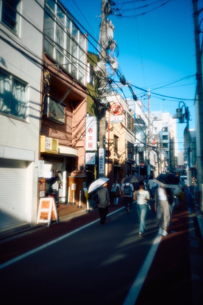 KannistoJuha's tweet photo. Backlog from Obon holidays in August. On 17th of August I enjoyed a long walk in Kichijoji with my Sony #A7CII & #Kistar 28/3.2 M. It was a hot and sunny day, with great photogenic light. More: https://t.co/IVLNiHRkKg https://t.co/T3F6JGu92M