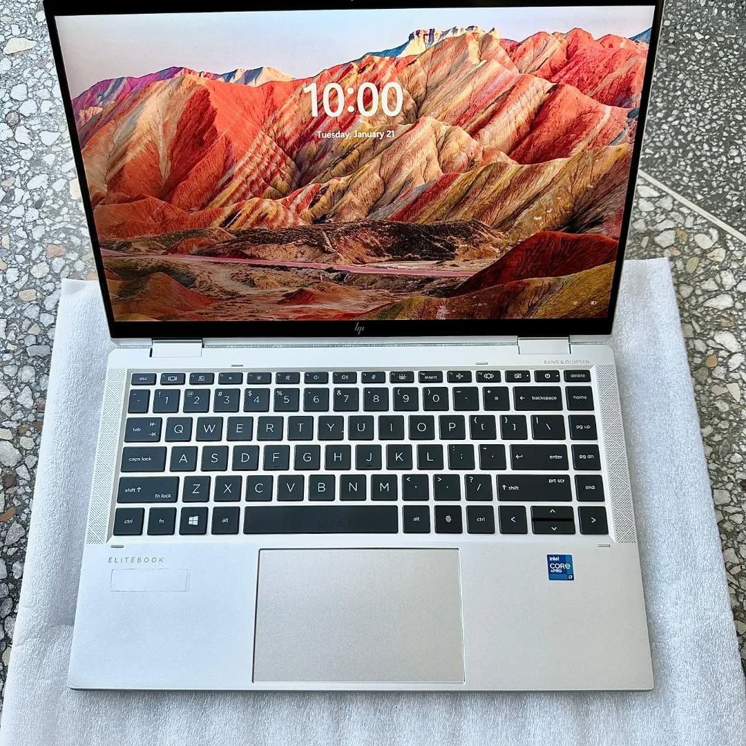ProcessTech26's tweet image. Hp Elitebook 1030 G8
x360 Convertible Laptop
13.3” Touchscreen
Fingerprint
Fave ID Unlock
Foldable
Keyboard lights
Bang and Olufsen Audio
Intel Core i5
 - 10tg Gen
 - 512ssd 
 - 16gb ram 
Free type-c charger 
Windows 11 pro operating system 
Pre installed licensed Microsoft Word