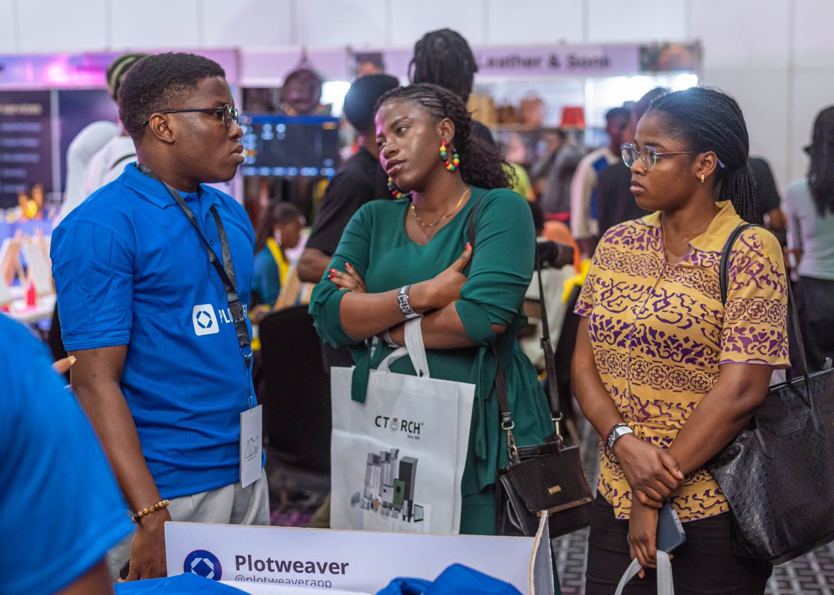 plotweaverapp's tweet image. 🌍 PlotWeaver at Africa Creative Market 2025
This past week, we had the opportunity to connect with an incredible community of creatives at @africacmglobal. From insightful one-on-one conversations at our booth to the enthusiasm of storytellers signing up for our waitlist, the…