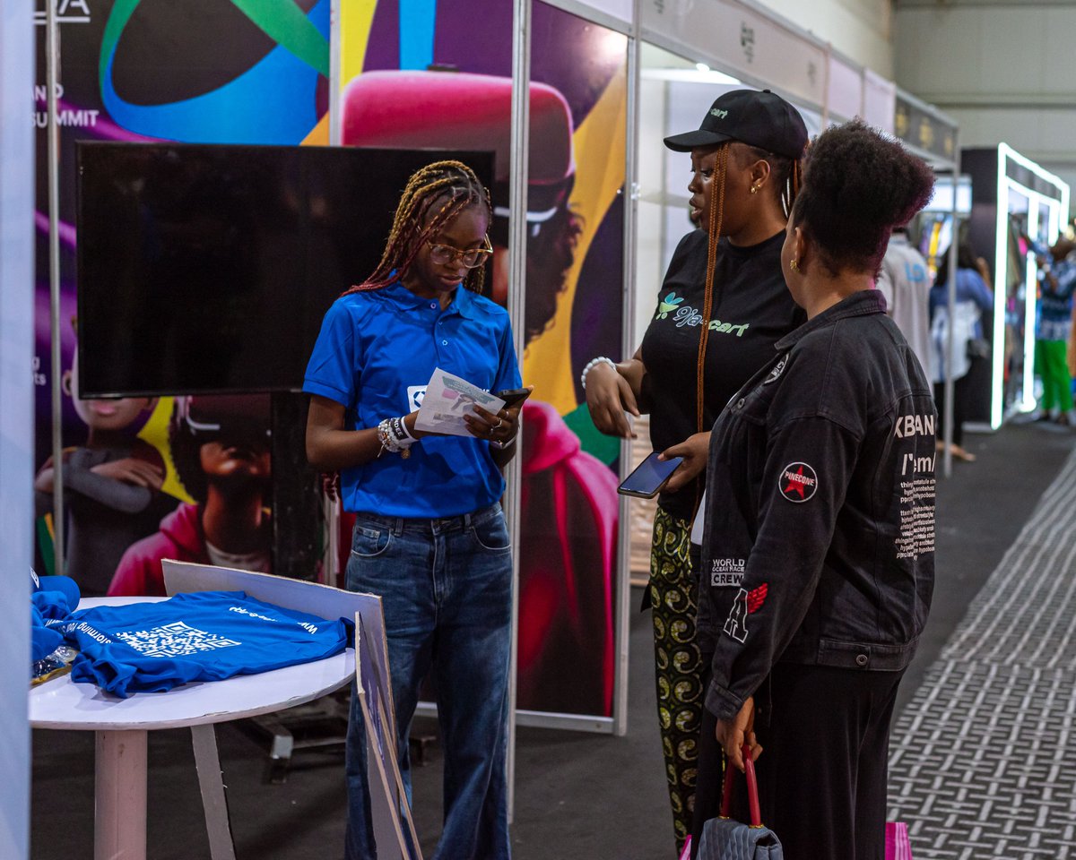 plotweaverapp's tweet image. 🌍 PlotWeaver at Africa Creative Market 2025
This past week, we had the opportunity to connect with an incredible community of creatives at @africacmglobal. From insightful one-on-one conversations at our booth to the enthusiasm of storytellers signing up for our waitlist, the…
