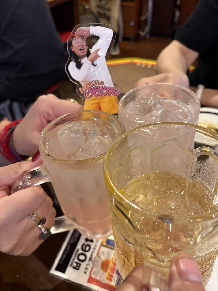 scarabee's tweet image. ぼっち参加で寂しかったのですが #HAF の方が1杯ご馳走してくださいました…‼️

ありがとうございます！！！！出会いに感謝😭

俺メモ聴きます！！！

#秋山歌謡祭