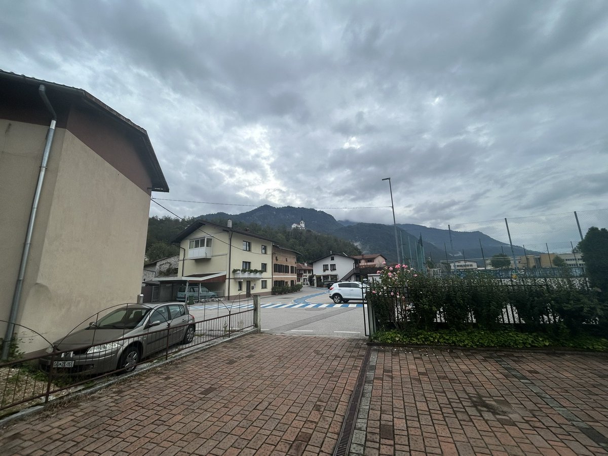 #ExMATAJURLION 🦁 Day 2 - first stand of the morning continuing the theme of the realities of war and ground orientation the #4LANCS  battlefield study at the Italian Charnel House, Kobarid ahead of thewalkofpeace.com/map/ following in the footsteps of Rommel <a href="/LANCS_REGT/">Duke of Lancaster's</a> #WW1