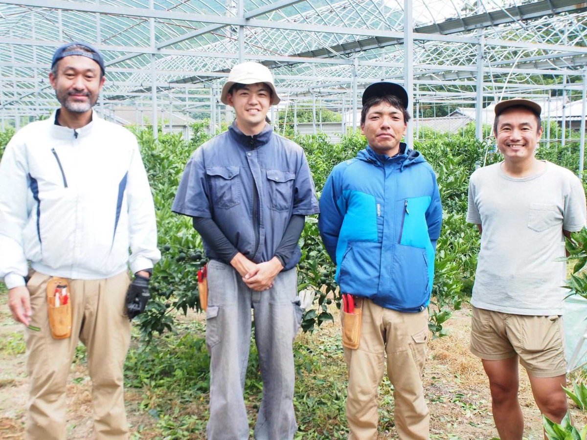 adachi268's tweet photo. 🌱 神山すだちとは？ 
 徳島県神山町は「すだち発祥の地」と呼ばれる里山の町。爽やかな香りと味わいで人気の��い特産品です
🎁先着順で「神山すだち」をプレゼント

【ポスター】
デザイン：みさとさん、さとしさん　 
撮　影　：小野悠介
撮影場所：掘田湯　大塚 輝
#香り湯プロジェクト #神山すだち https://t.co/Y1CKMpSyv8