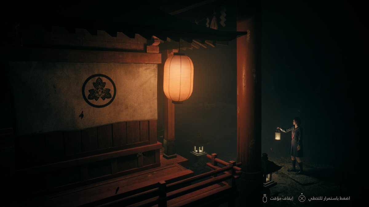 بديت silent hill f مبدئيا الاجواء تدخلك الاحداث على طول , القصة فيها غموض رهيب شدني عشان اعرف اكثر