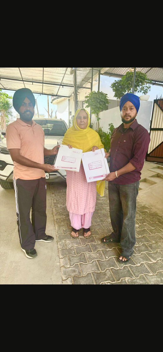 ਈਟੀਟੀ 5994 ਭਰਤੀ ਦੇ ਸੰਬੰਧ ਵਿੱਚ ਅੱਜ ਪਿੰਡ ਸਤੋਜ ਵਿਖੇ ਮਾਨਯੋਗ ਮੁੱਖ ਮੰਤਰੀ ਭਗਵੰਤ ਮਾਨ ਦੇ ਮਾਤਾ ਜੀ ਨੂੰ ਮਿਲਿਆ ਗਿਆ ਜਿਸ ਵਿੱਚ ਈਟੀਟੀ 5994 ਭਰਤੀ ਦੀਆ ਰਹਿੰਦੀਆਂ ਲਿਸਟਾਂ ਸਬੰਧੀ ਮੰਗ ਪੱਤਰ ਦਿੱਤਾ ਗਿਆ ਅਤੇ  ਓਹਨਾ ਦੁਬਾਰਾ ਵਿਸ਼ਵਾਸ ਦਿਵਾਇਆ ਗਿਆ ਕਿ ਤੁਹਾਡੀ ਮੰਗ ਕੱਲ ਤੱਕ ਮੁੱਖ ਮੰਤਰੀ ਦੇ ਧਿਆਨ ਵਿੱਚ ਲਿਆਂਦਾ ਜਾਵੇਗਾ @Bhagwant