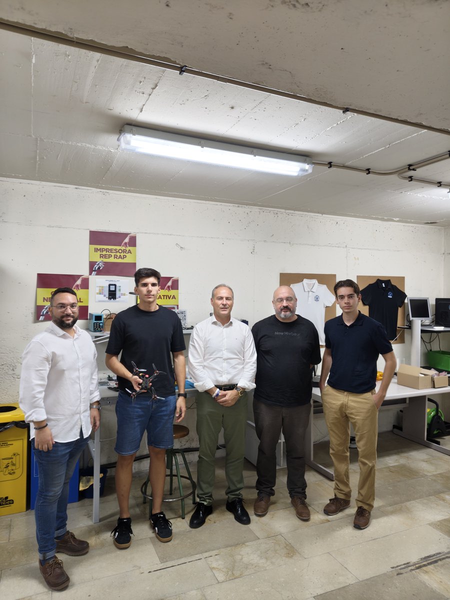 Visitamos al UPCT Drone Team en la Universidad Politécnica de Cartagena para conocer de primera mano sus propuestas y desarrollos: desde plataformas de competición hasta soluciones aplicadas a industria y seguridad. Un talento joven, técnico y con una energía brutal. 👏

Además,