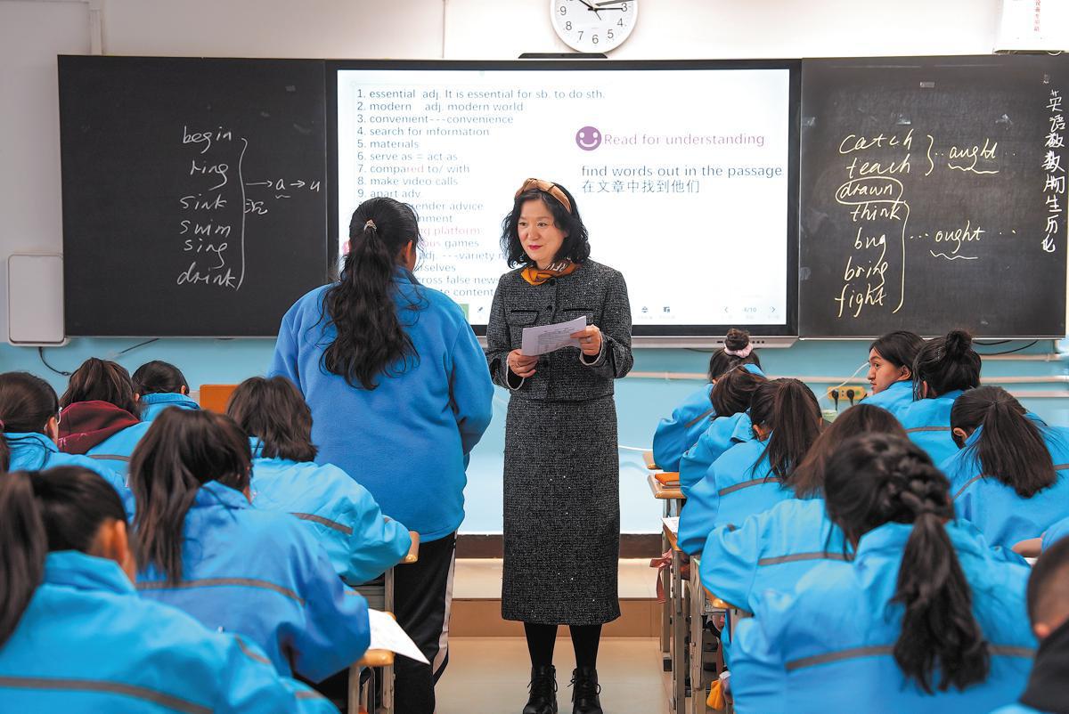 ChinaDaily's tweet image. #OpenComment #China has been pursuing #urbanization, encouraging people in rural areas to work and live in towns and cities. Greater #education opportunities, better education facilities and qualified teachers attract new immigrants to an urban area. bit.ly/425yhE0