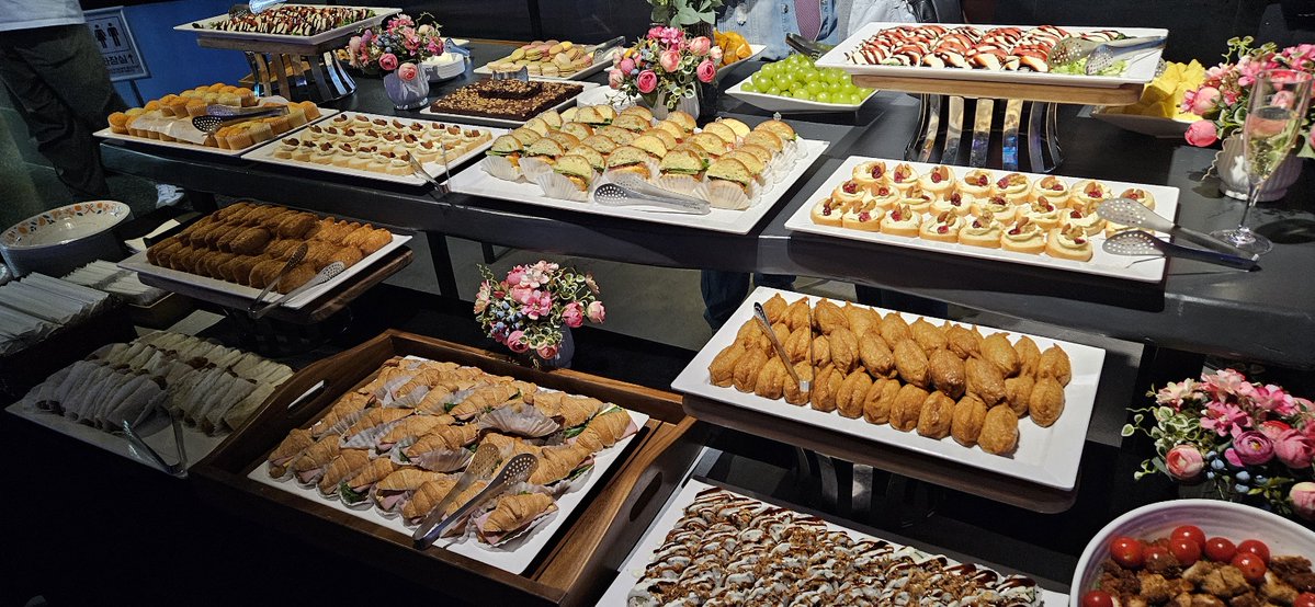 Koreanteacher1's tweet image. Different highlights from the Pi meetup in Seoul.

#Pi #PiNetwork #Picoin #파이 #파이코인