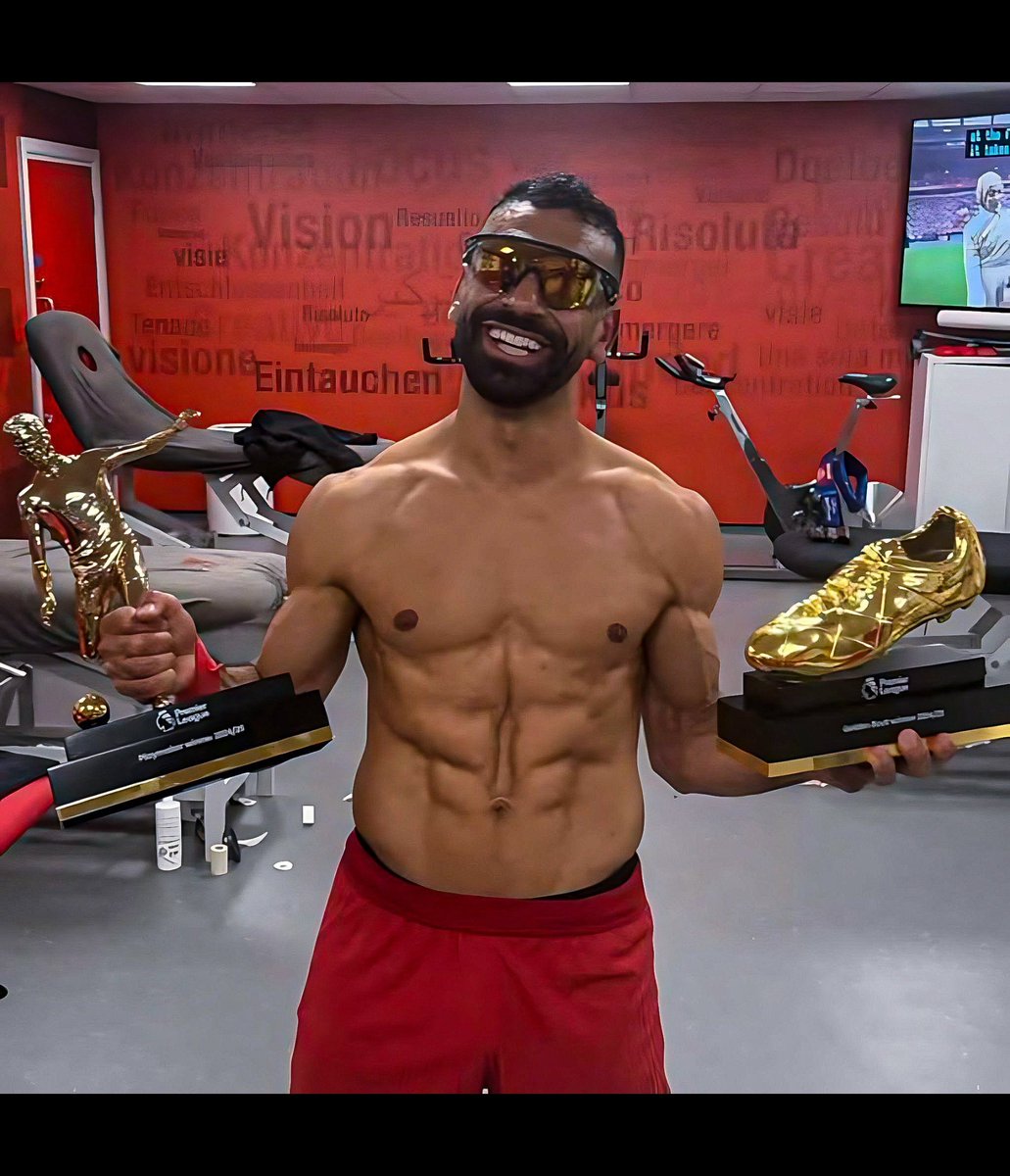 lfcclassical's tweet image. Salah wins awards that don't need votes ✌️