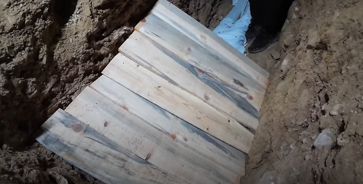 kapıyı hep çalan ama hiç beklenmeyendir #ölüm 🍂