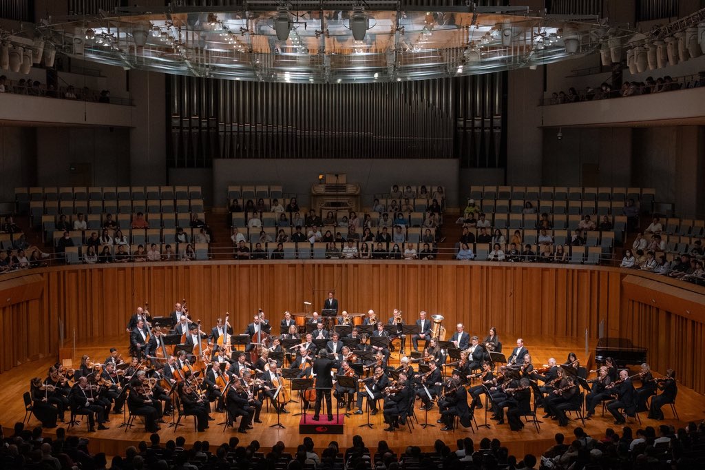 The NCPA Pure Classics series shone again last night as the Bayerisches Staatsorchester and Vladimir Jurowski unfolded Wagner’s majesty and Bruckner’s grandeur with depth and power. Pianist Paul Lewis added brilliance to the evening, greeted with prolonged applause.