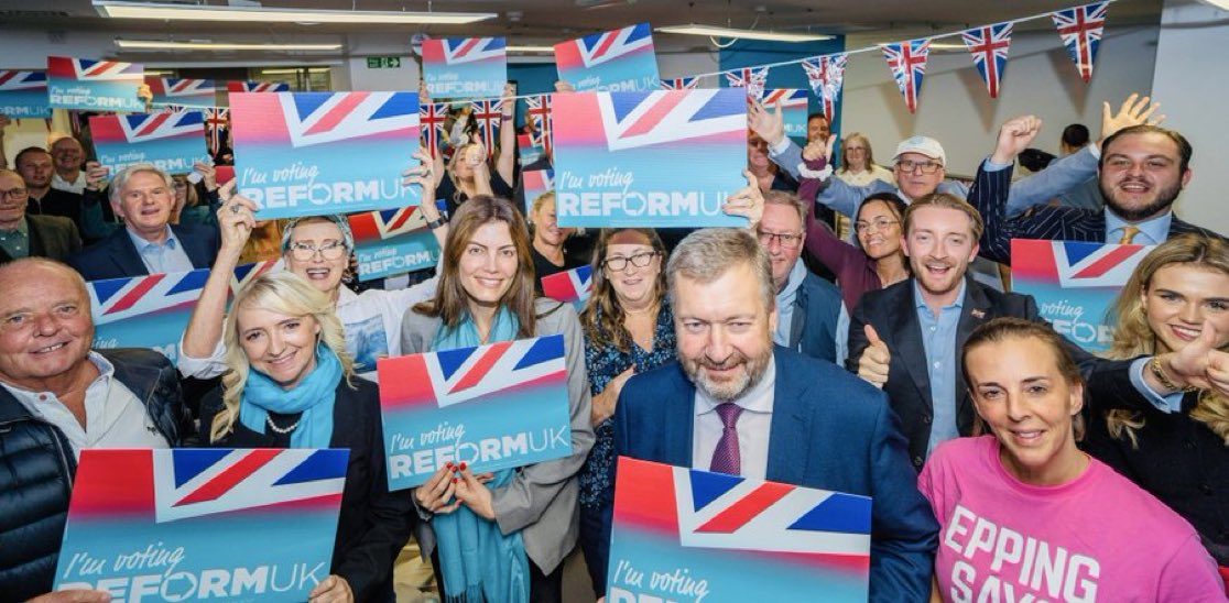ReformDaily_'s tweet image. 🇬🇧 Fantastic turnout in Epping!

Over 120 members packed into the Epping Forest Branch meeting - a clear sign that Britain is crying out for change

Britain Needs Reform 🗳️
Epping, Essex leading the way!

#ReformUK #BritainNeedsReform @KarenReform @McivorJaymey @policylaila…