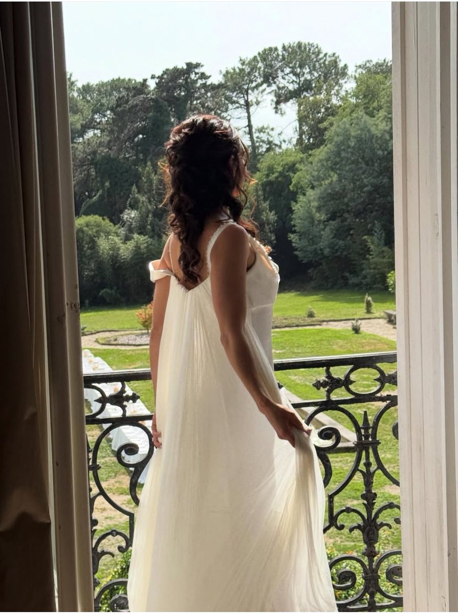 daniellecmpbeli's tweet photo. the most beautiful bride 🤍 https://t.co/5VVa2FKnSE