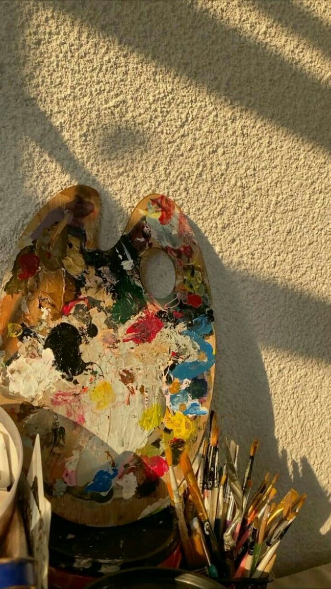 ؛؛

لماذا لا تحبين الرسم ؟؟ ..
لأني يوما ما ..
رسمت فتاة وحيدة ..
ف أصبحت أنا ...

#نبض_الوجد           

؛؛