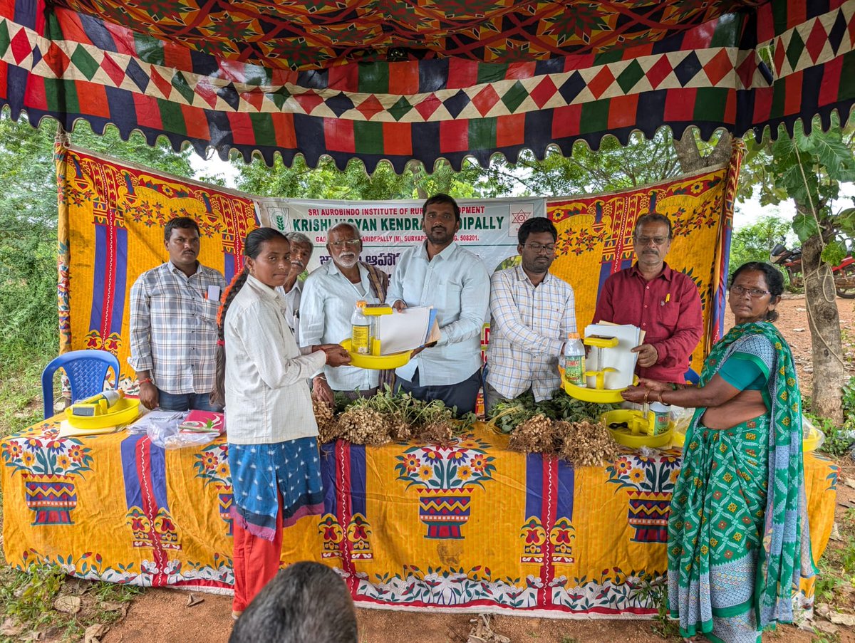 AurobindoKendra's tweet image. Organized a Training-cum-Input Distribution Programme under CFLD-Oilseeds on Groundnut Crop at Thummala Penphad of Atmakur (s), Suryapet
Date: 22-09-2025,
#sakvk #kvkgaddipally #trainingprogramme #inputdistribution