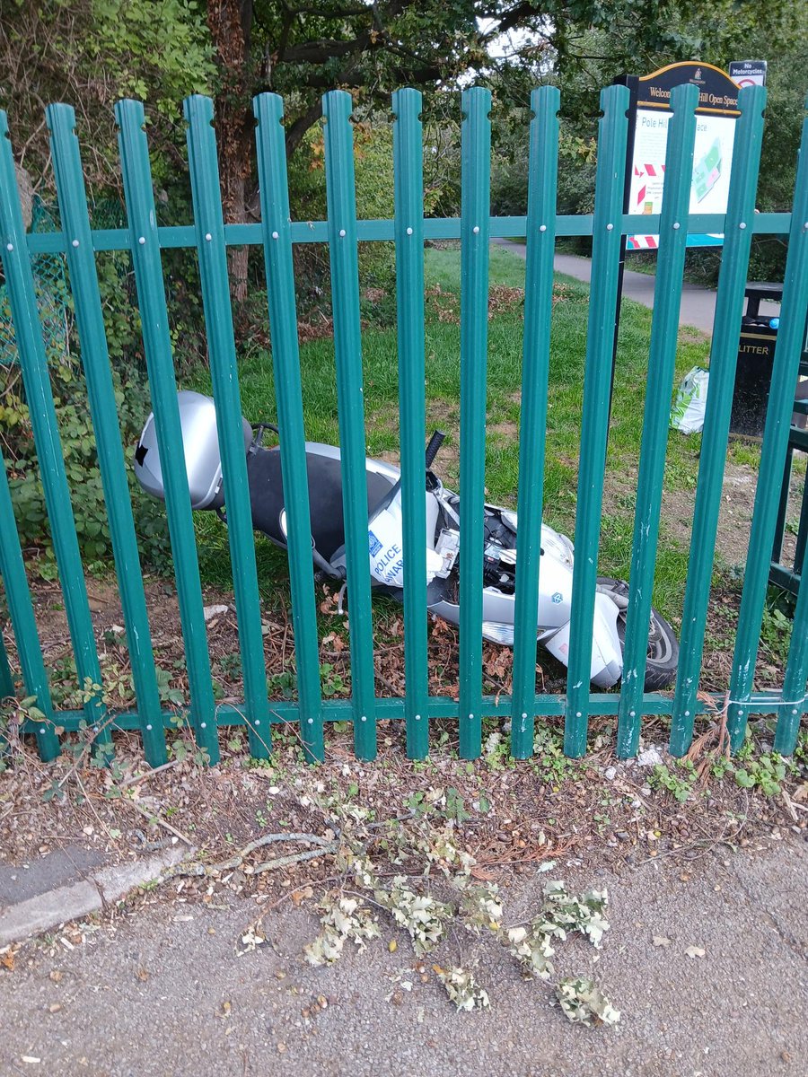 Great news!
Following reports of bikes dumped in the woods, we recovered four mopeds last week. Today, we’ve also found a high-powered bike. 

Thank you to everyone who shared information—your help makes a real difference! 🚔🛵