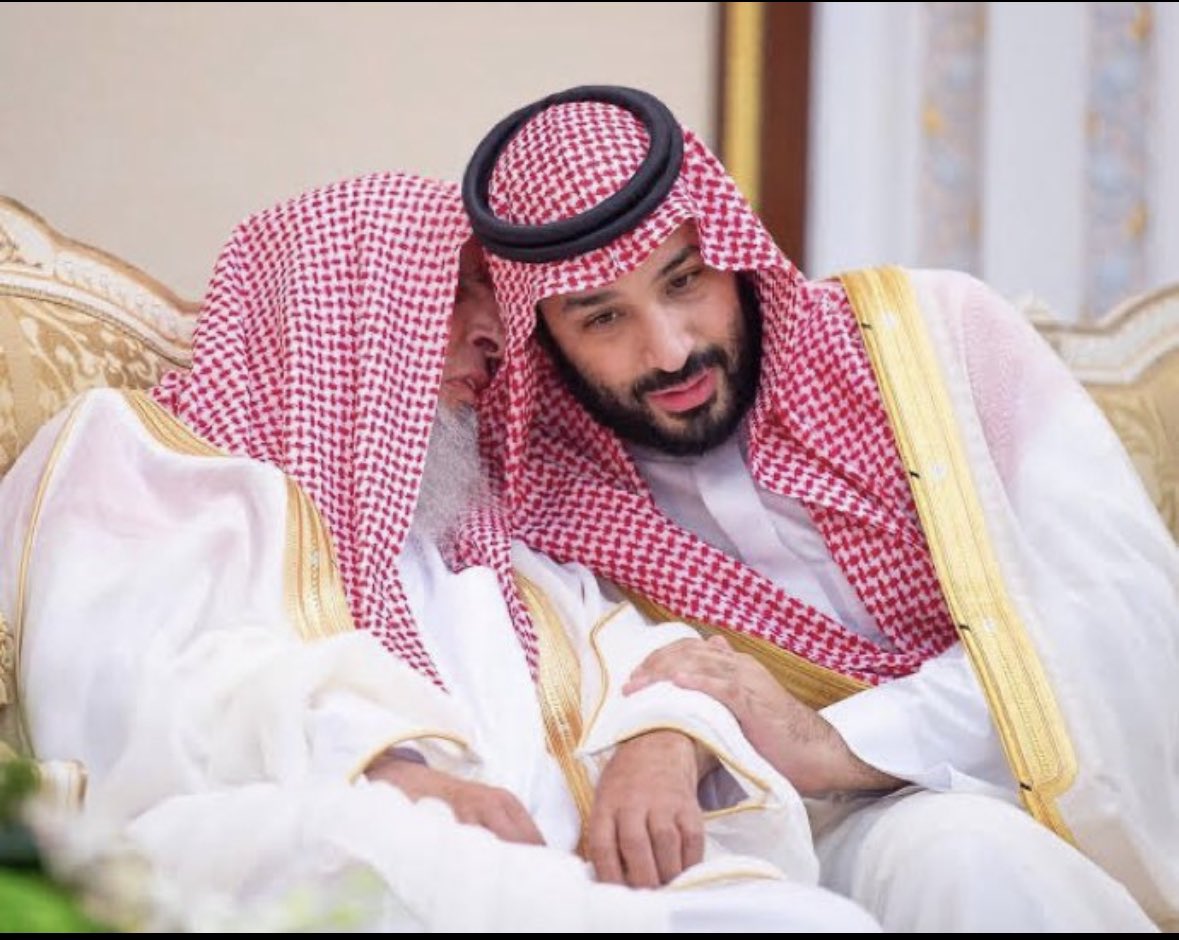 عظّم الله أجر الأمة الإسلامية في سماحة #مفتي_عام_المملكة العلامة #سماحة_الشيخ_عبدالعزيز_بن_عبدالله_آل_الشيخ

قال ﷺ: إن الله لا يقبض العلم انتزاعًا، وإنما يقبض العلم بقبض العلماء" فرحيله فقد للأمة وعلمها.

نسأل الله أن يتغمده بواسع رحمته وأن يجزيه عن الإسلام والمسلمين خير الجزاء.