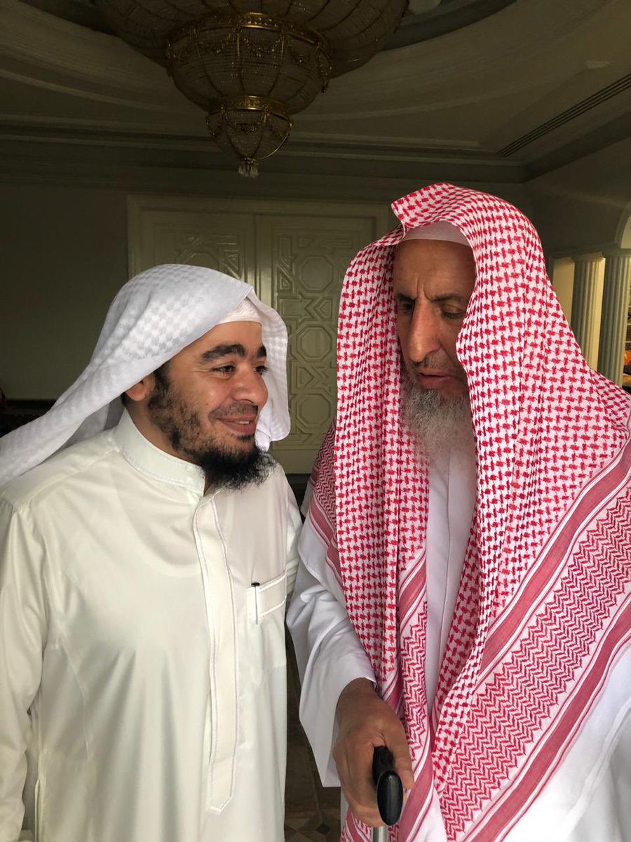 Ramy_Eissa2022's tweet image. إنا لله وإنا إليه راجعون

رحم الله سماحة المفتي وأسكنه الفردوس الأعلى. 

#سماحة_الشيخ_عبدالعزيز_بن_عبدالله_آل_الشيخ، نسأل الله يجبر مصابنا فيه

#وفاة_المفتي
#وفاة_المفتي_الشيخ_عبدالعزيز_ال_الشيخ