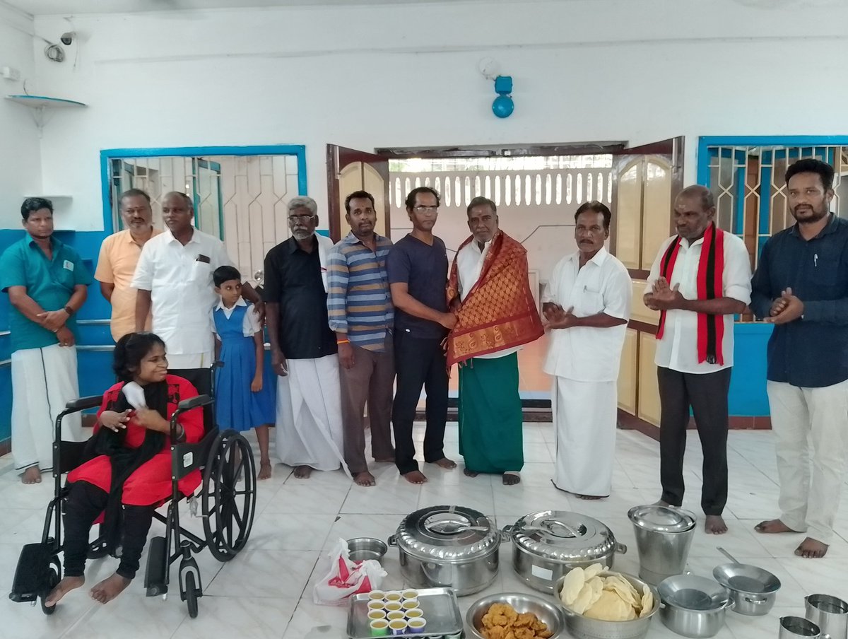 karikalan3031's tweet image. மறுமலர்ச்சி திராவிட முன்னேற்றக் கழகத்தின் பொதுச் செயலாளர், 
&quot;மாமனிதர்&quot; தலைவர் வைகோ அவர்களின் 82 ஆவது பிறந்தநாளை முன்னிட்டு இன்று (23.09.2025) செவ்வாய்க்கிழமை, பிற்பகல் 12.30 மணி அளவில், புதுச்சேரி, அரியாங்குப்பதில் உள்ள &quot;பேபி சாராஸ் இல்லத்தில்&quot; அனைத்துக் குழந்தைகளுக்கும்  அறுசுவை…