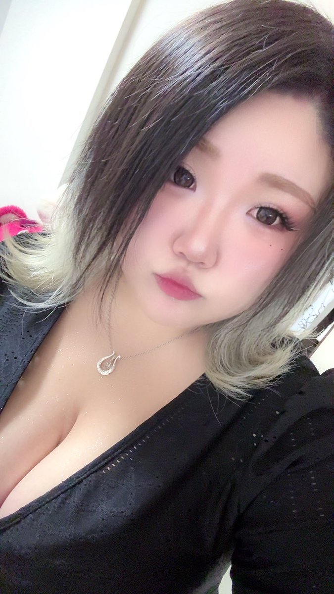 今日は気持ち薄化粧の感じでやらせて頂いてます🤟♡笑
今日も飲むぞー！！！

#ぽっちゃり女子 
#ぽっちゃり好きと繋がりたい
#ぽっちゃり好き男子
#デブ専男子と仲良くなりたい 
#デブ専男子と繋がりたい
#みけぽすき 
#みけぽ