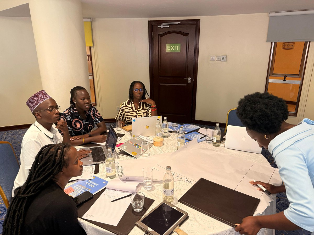 Icpd25YouthKE's tweet image. The #ResilientFutures Training of ToTs began yesterday, bringing together young people from across Kenya.

Day 1 introduced the training objectives, strengthened facilitation skills, and provided a foundation in #CSE while linking it to #Climatechange.