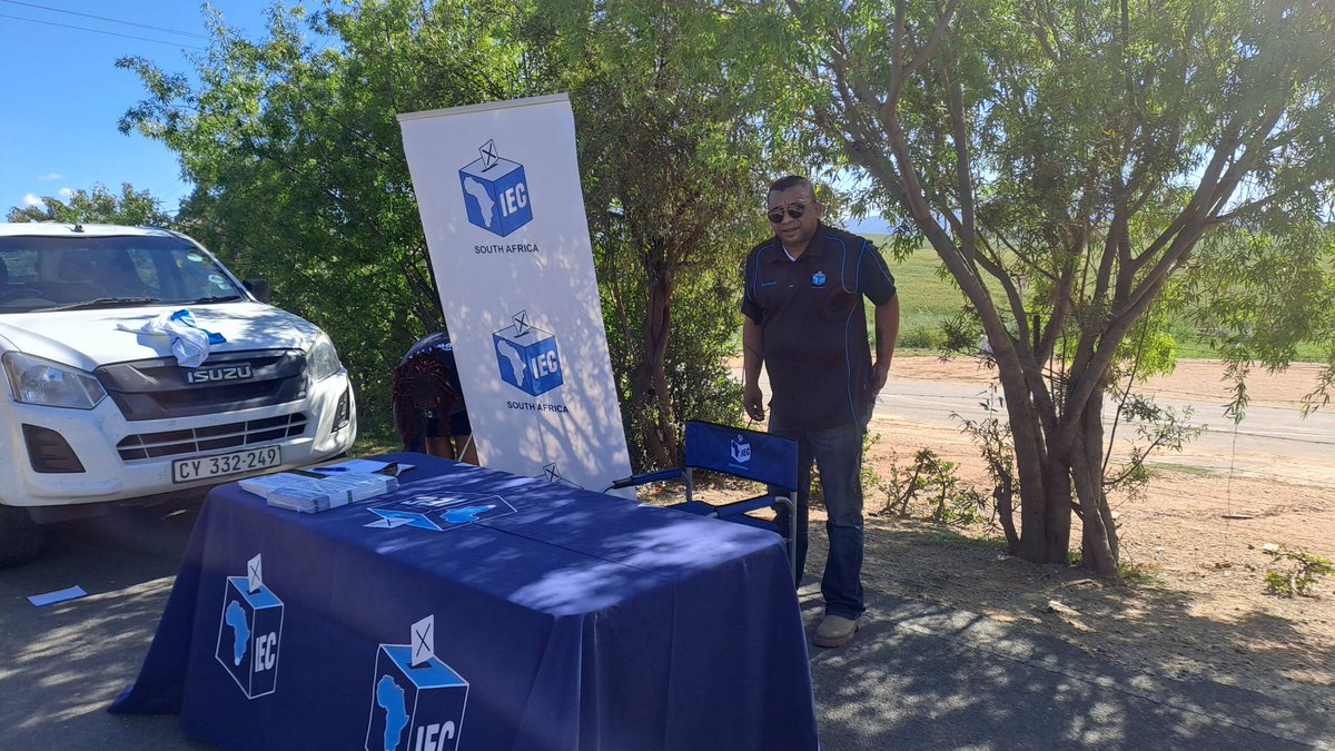 GcisWest's tweet image. Today we’re in Koringberg at The Youth Pop Centre for a Public Participation Outreach.
 Led by GCIS with partners West Coast College, IEC &amp;amp; Dept of Employment and Labour  bringing services &amp;amp; opportunities closer to the community! 
#PublicParticipation #GCIS #Youth