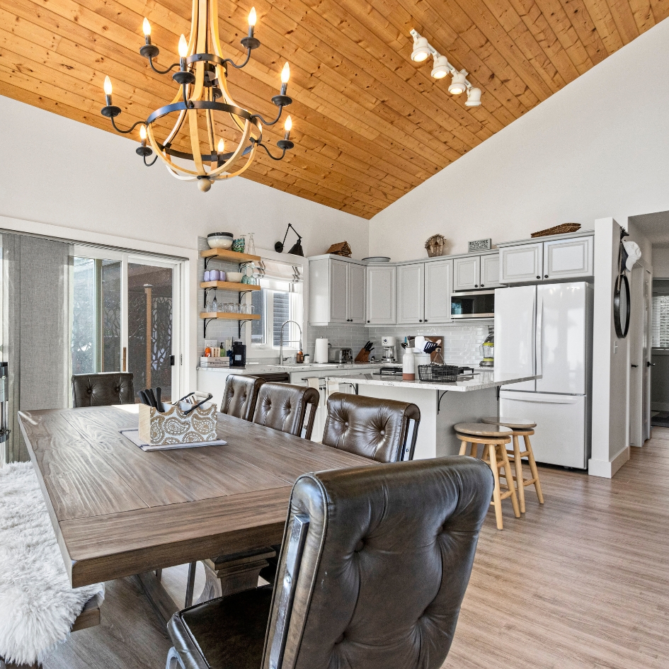 Egecko_Editing's tweet photo. Transformed this kitchen with a sea view into a brighter, cleaner look through photo editing.
💠Email: contact@egeckohi.com
💠Website: https://t.co/666mKQJnzy

#egecko #egeckohi #egeckoteam #editingteam #outsource #realestate #blending #virtualtwilight #daytodusk #daytoevening https://t.co/vcyj8MaeSj