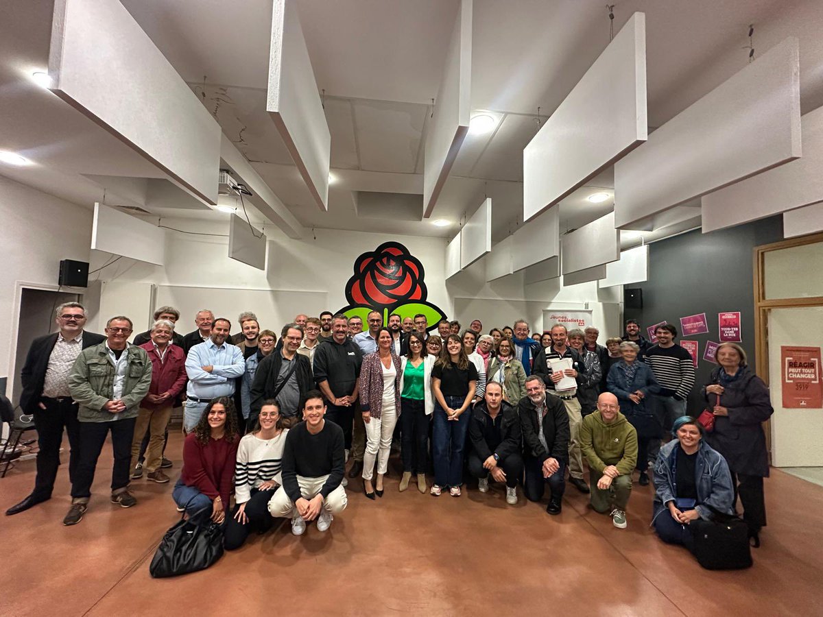 Présentation de la contribution des socialistes du <a href="/PS_nantes/">Parti socialiste Nantes</a> en vue de l’élaboration du projet des municipales de 2026 : 170 propositions issues d’un riche travail militant. Un moment d’échange constructif autour de <a href="/JRolland_Nantes/">Johanna Rolland</a>.