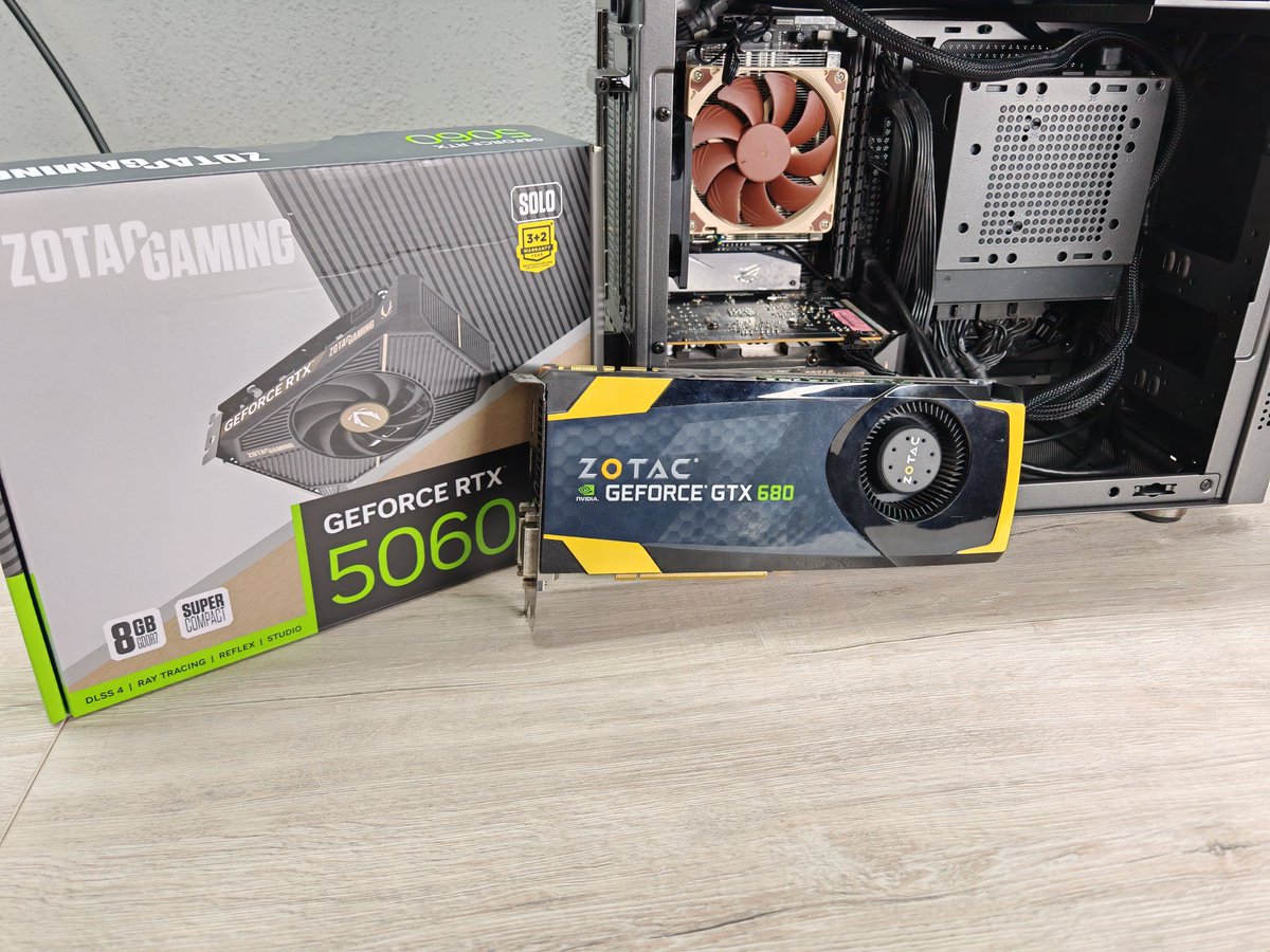 MichalOlber's tweet image. Przyszłość spotyka teraźniejszość 😁 @ZOTAC @ZotacPoland #gpu #kartagraficzna #smallformfactor #sff