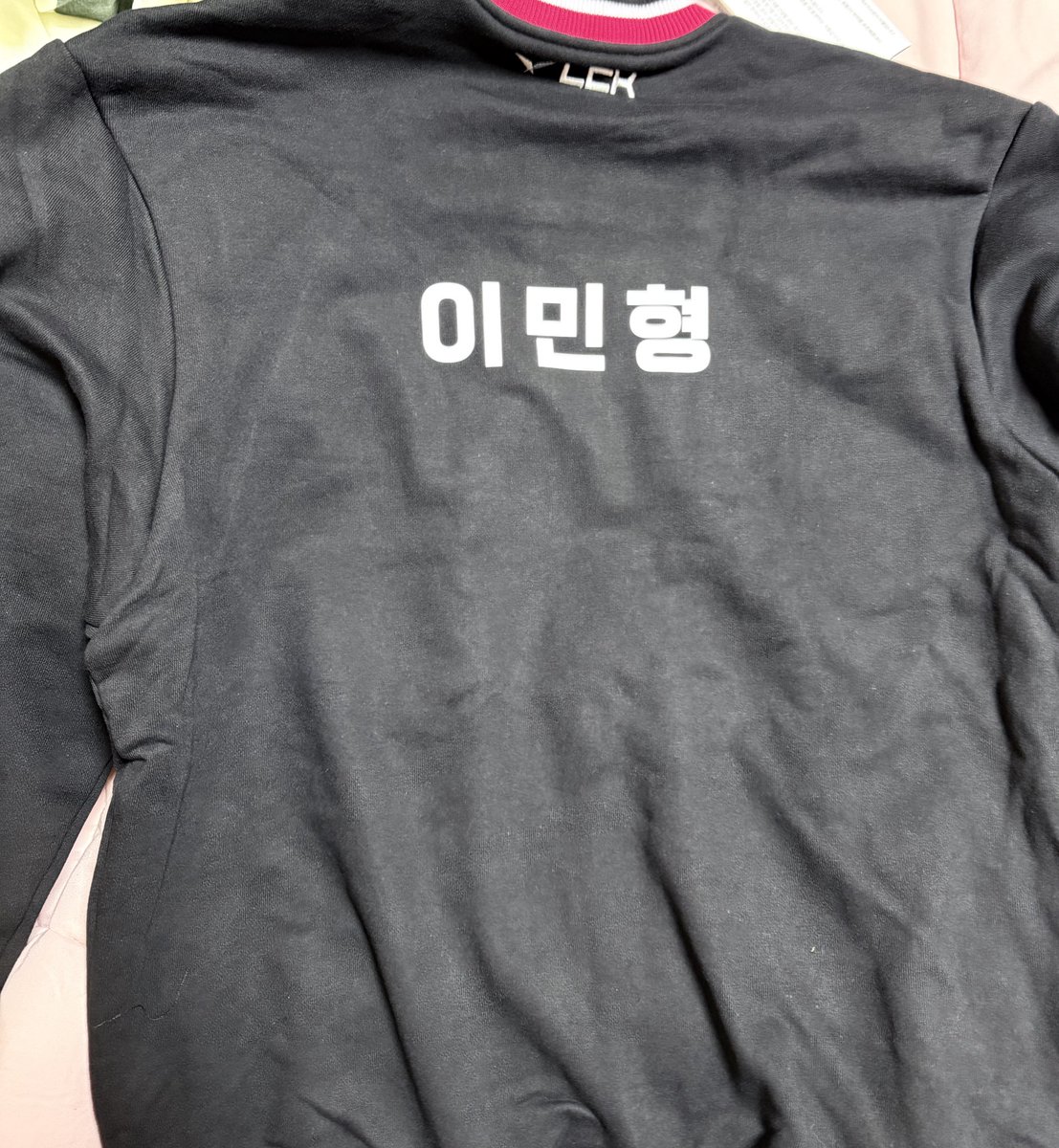 예시사진인건 알고 삿지만 암만 그래도 너무하다,,, 자켓사이즈는 XL