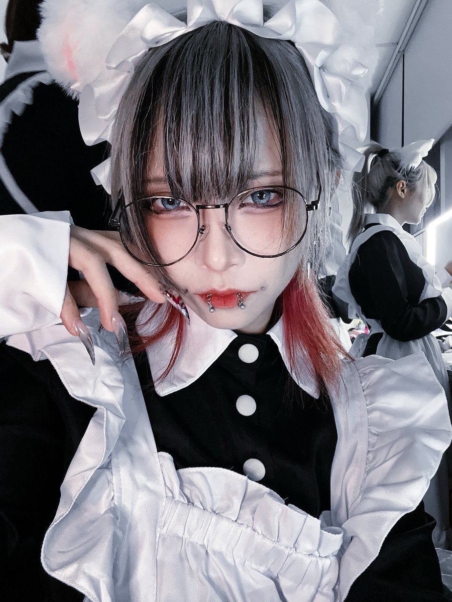 メイド+メガネ🦭❤️‍🔥
