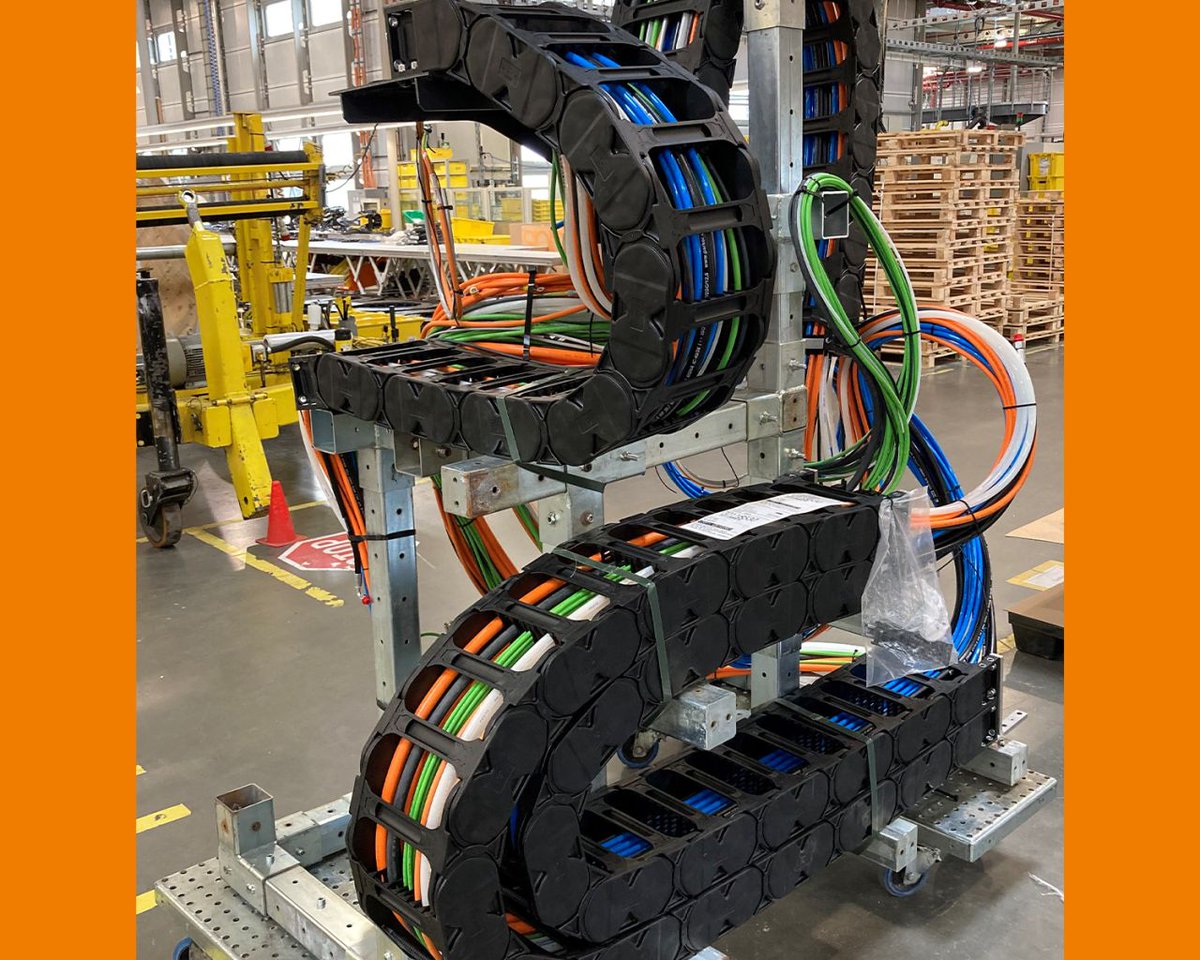 Tempos de montagem demasiado longos em máquinas-ferramenta complexas⁉️

Na SAMAG, a solução passou pelas 𝐜𝐚𝐥𝐡𝐚𝐬 𝐚𝐫𝐭𝐢𝐜𝐮𝐥𝐚𝐝𝐚𝐬 𝐄𝟒𝐐 como sistemas completos readychain®, o que permite poupar até 2/3 do tempo de montagem.

👉 Saiba mais em: igus.pt/confecao-e-con…