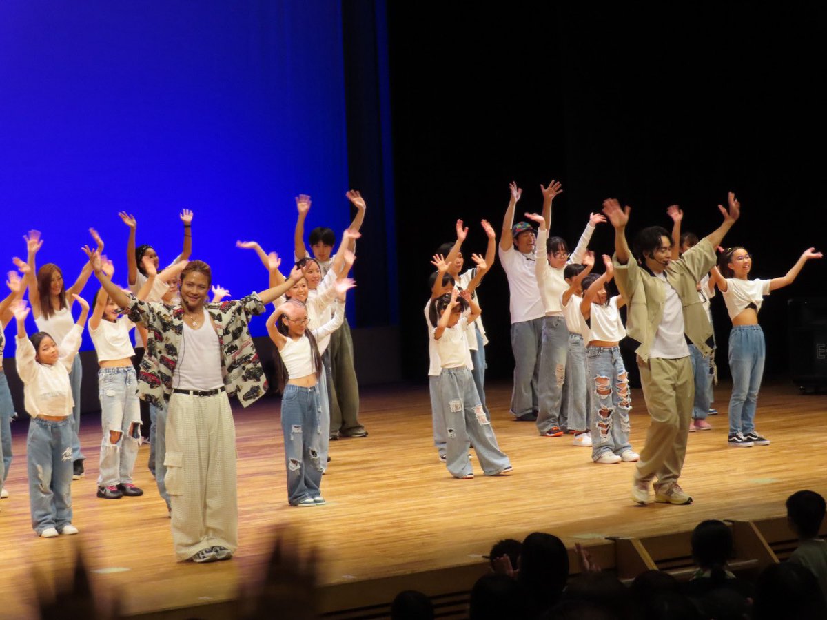 EXILE_Staff's tweet image. ／
#EXILETETSUYA
#岩谷翔吾 (@therampagefext ) 出演！

こどもまんなかアクション
リレーシンポジウム in 佐渡
こどもが元気な 夢のたからじまひろば

#LDHダンスワークショップショー
ありがとうございました⭐️
＼

佐渡市にあるダンススクール
Studio #Ujyama のみなさん
とのコラボダンスや、…