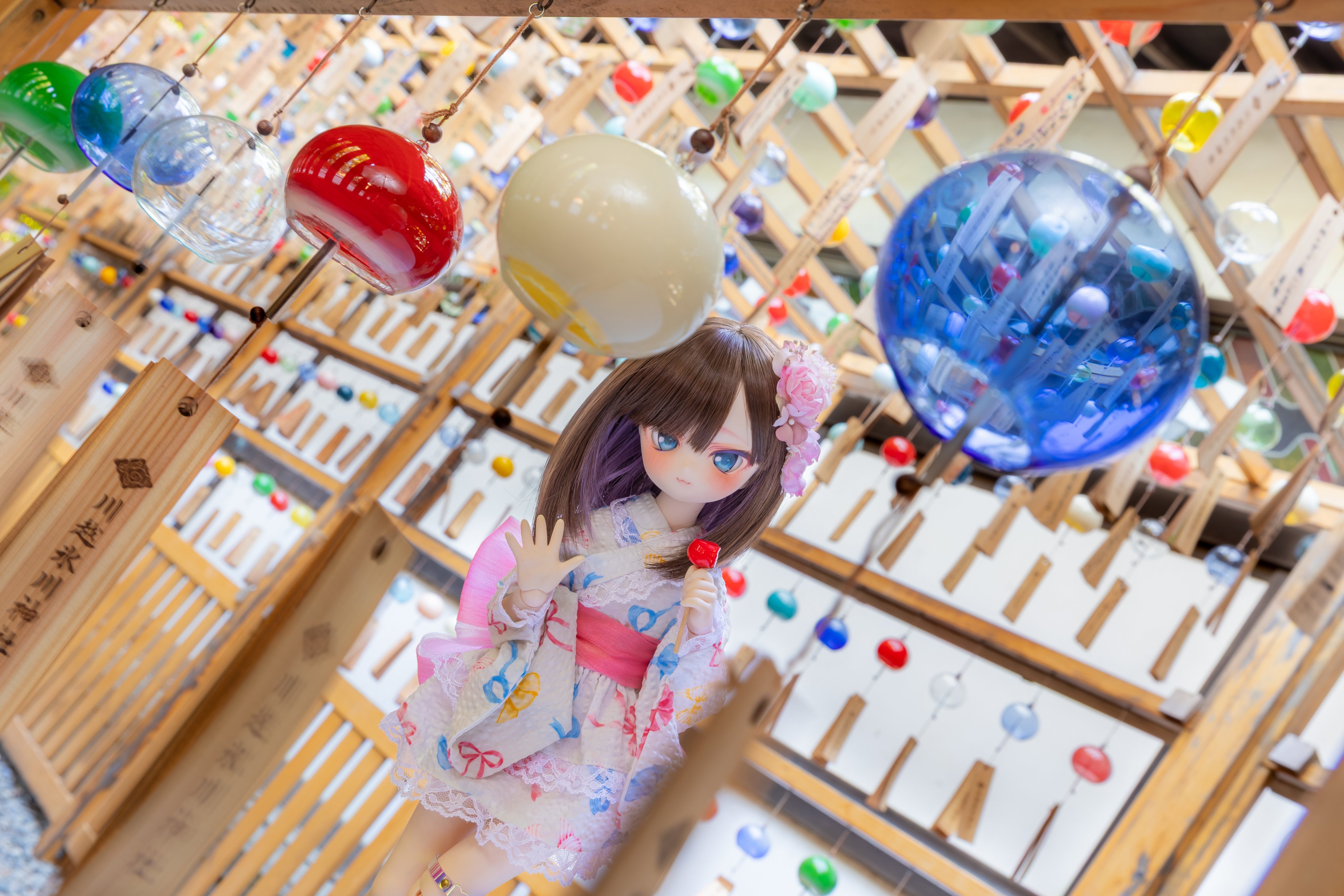 真昼の風鈴 ちりん、ちりん』🎐 やさしく涼しげな音色を奏でてくれる