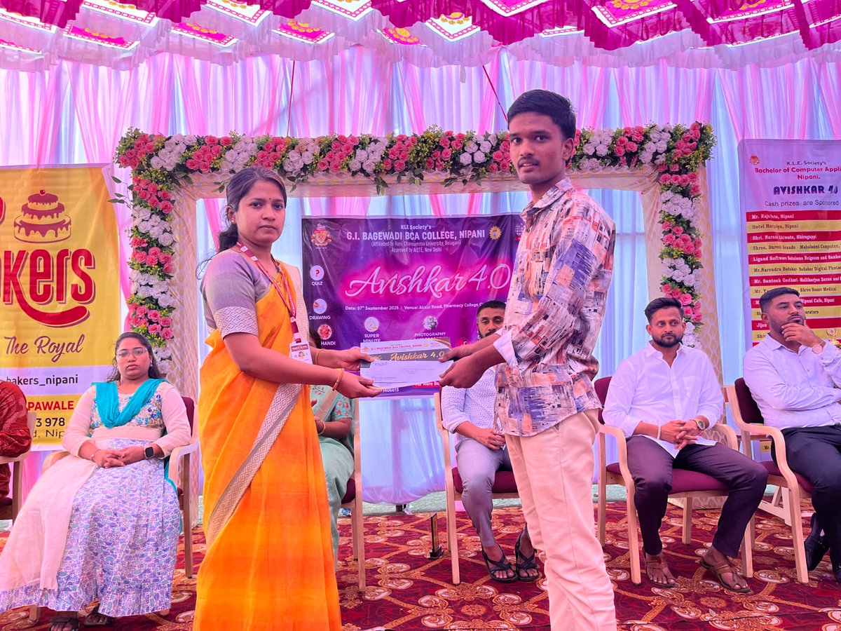 KLE_bca_nipani's tweet image. Celebrating Creativity at Avishkar 4.0

Our talented artists turned colors into magic during the Rangoli Competition 

Winners of Rangoli Competition

Miss. Aditi Pol of G I Bagewadi PU
College Nipani

Miss. Swati Badiger of Govt. PU College Sadalga

3. Mr. Harshvardhan Ghaste
