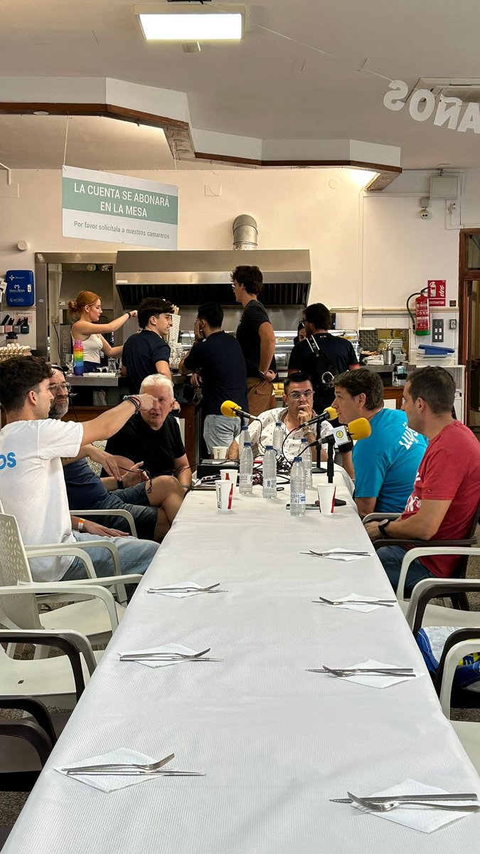 Ahir a la tertúlia d’<a href="/EsportsVila/">Esports Vila amb Javi Mata</a> amb <a href="/javimatagil/">Javi Mata</a> me tocava jugar en casa. Tertúlia especial de festes dels Lluïsos. Va molar molt!