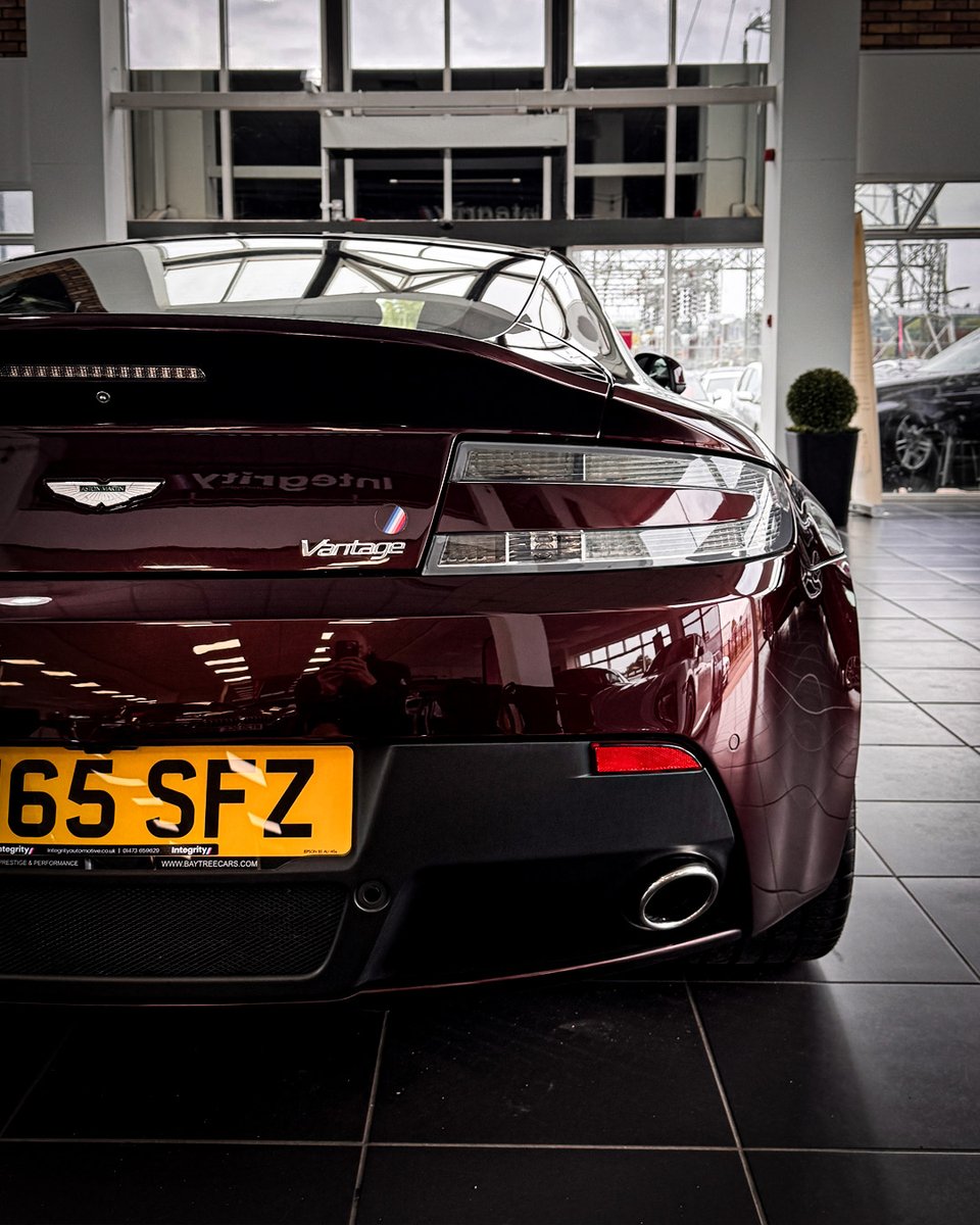 Integauto's tweet image. Fresh to the showroom — the Aston Martin Vantage in Divine Red. Combining unmistakable design with the power and precision you’d expect from Aston Martin