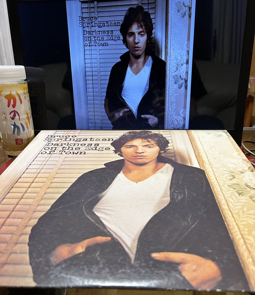 貧しい者は金持ちになりたがり
金持ちは王様になりたがる
そして王様はすべてを支配するまでは満足できない

バッドランド
毎日それを生きねばならない

闇に吠える街 
       / BRUCE SPRINGSTEEN