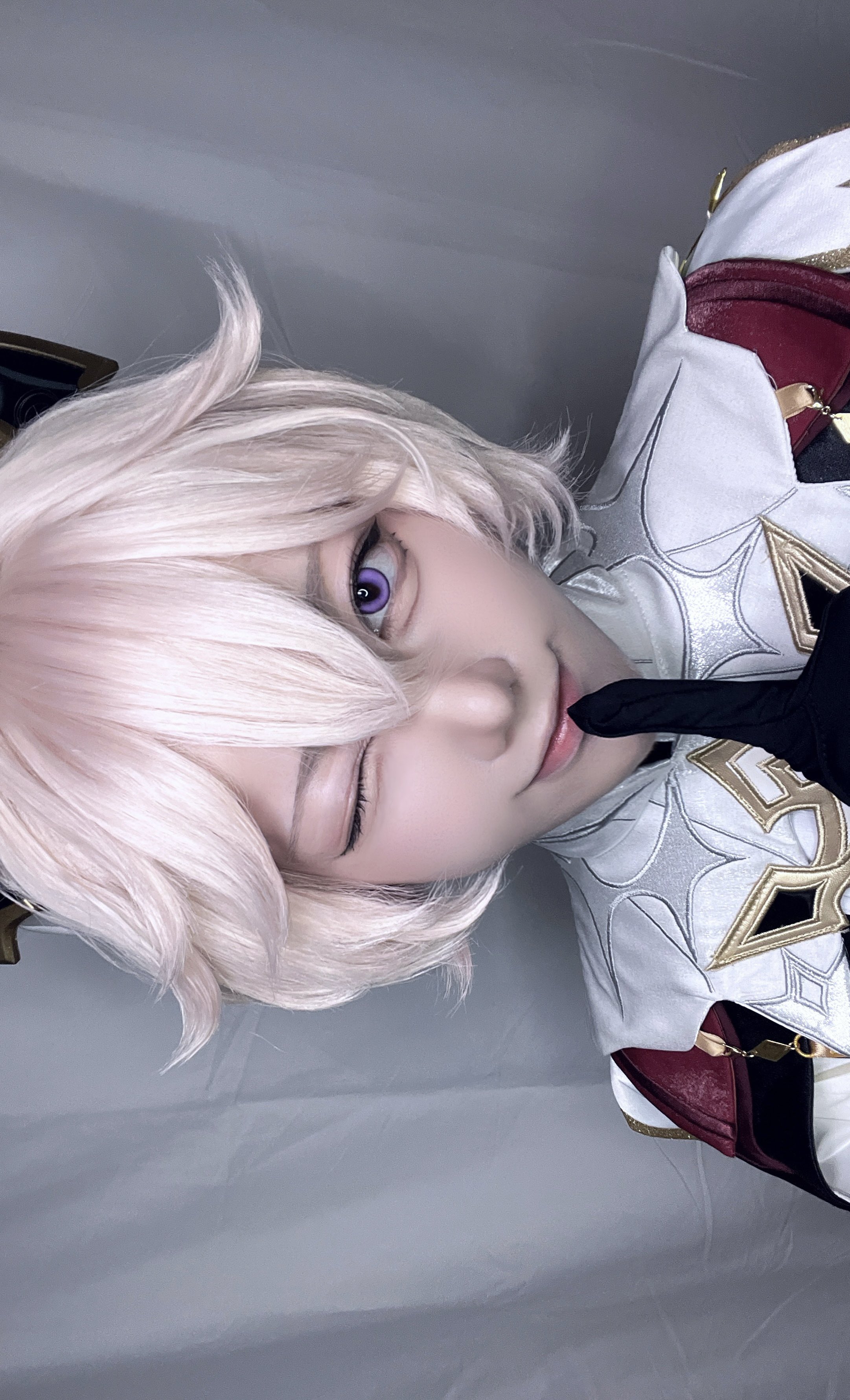 あやたん☻♡ 漆黒ヴァンパイアちゃん🦇🍷💋 地毛が茶色いのでこの漆黒感求め