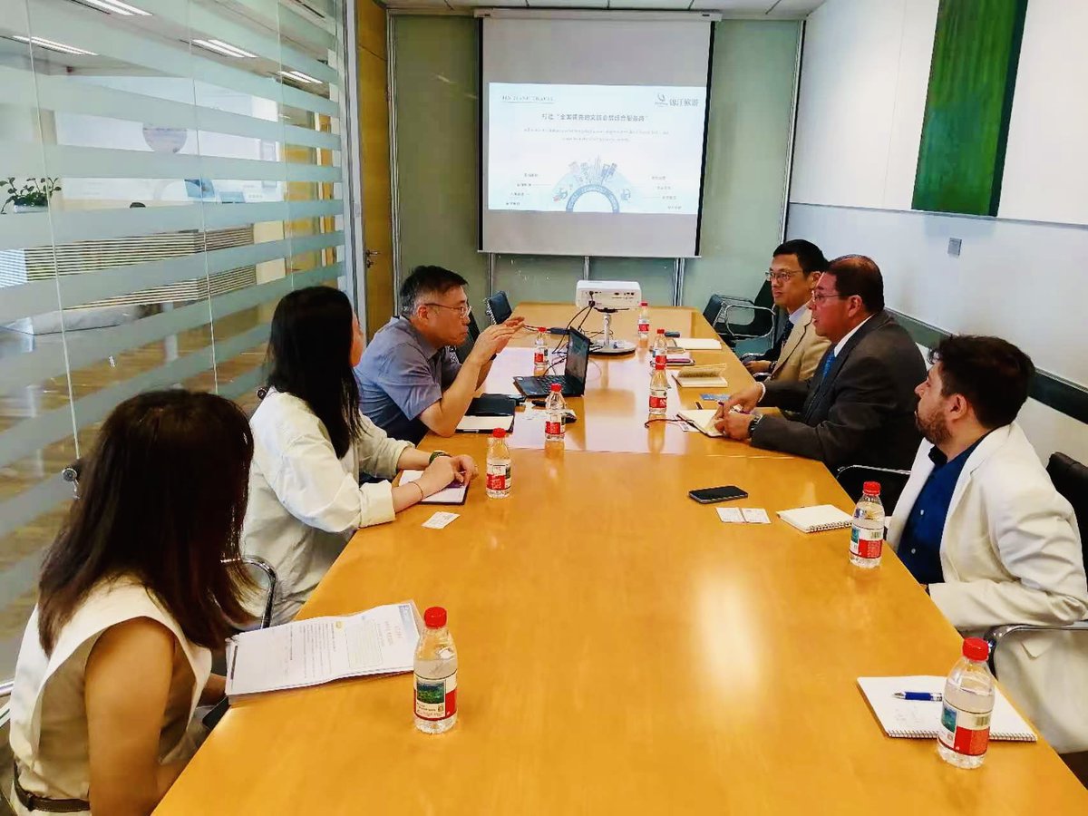 El CG <a href="/MIsidro/">Miguel Angel Isidro</a> sostuvo una productiva reunión con el Sr. Zhou Dongxiao, Vice Director de la empresa Jin Jiang Travel, una de las principales agencias de viajes en China, para conversar acerca de la oferta turística que México ofrece a los viajeros procedentes de China.
<a href="/SRE_mx/">Relaciones Exteriores</a>