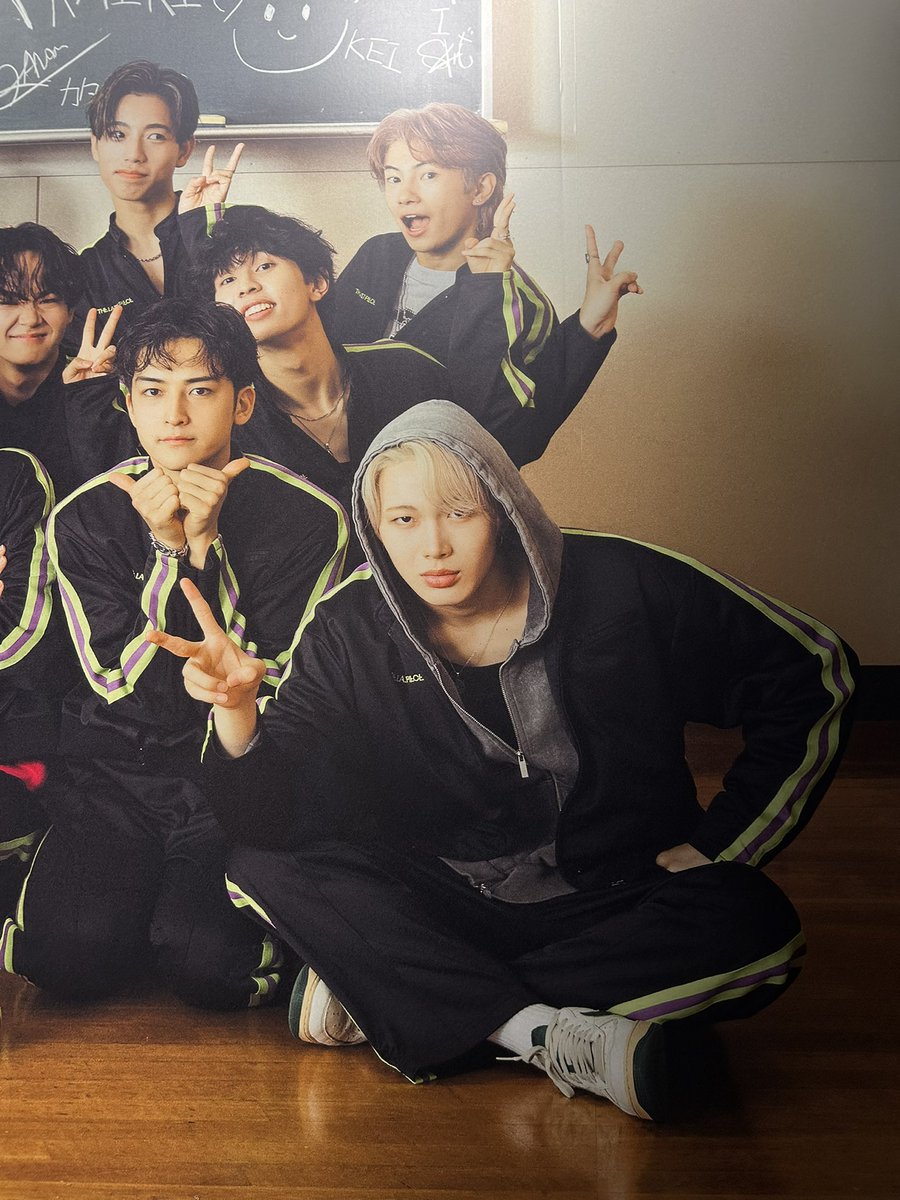 loveloverain1's tweet image. 渋谷来たらTSUTAYAが何やら、、オバサンだけどそりゃ撮っちゃうよ🥹

#ラスピ #BMSG #THELASTPIEACE