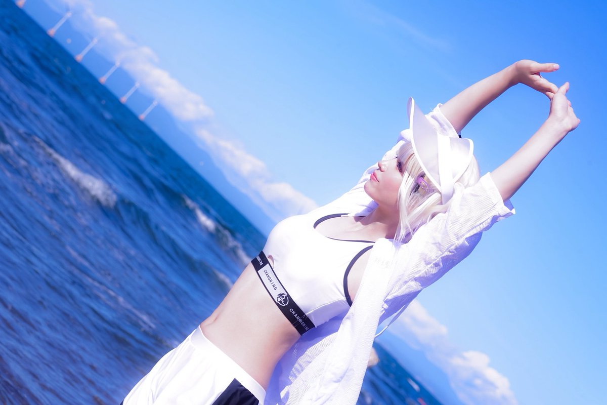 cos⚠︎
    hololive DEV_IS 
                     ReGLOSS/轟はじめ🐧⚡️
📸:れおさん
#コスプレ大海水浴 #hololivecosplay