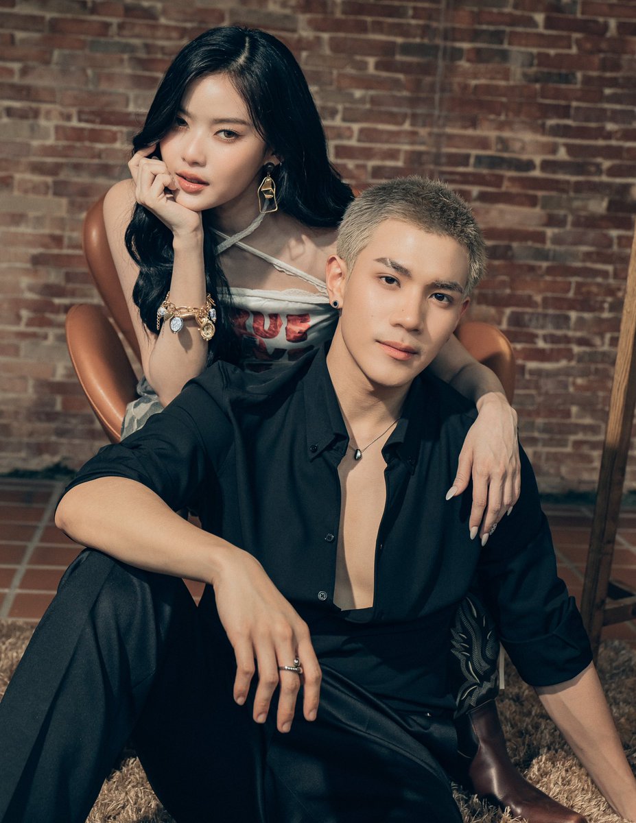 AllNews_th's tweet image. “FOURTH” คัมแบคซิงเกิลสุดร้อนแรง “Side To Side - FOURTH feat. MABELZ PiXXiE” พร้อมลุคใหม่ฮอตกร้าวใจ คว้านักร้องสาวสวย “MABELZ PiXXiE” ร่วม Featuring และ “HYE (ฮาย) Paper Planes” นั่งแท่น Producer

FOURTH x MABELZ SIDE TO SIDE
#SideToSideFourthMabelz
#Fourthnattawat
#Mabelz_PiXXiE…