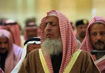 ff3p_'s tweet photo. أن المصاب جلل برحيل سماحة العلامة المفتي الشيخ 
عبد العزيز آل الشيخ
اللهم أجزه عنا و عن الإسلام والمسلمين خيراً وغفر له
وجعل ما قدّم من علم وفتوى ونصح للأمة في موازين حسناته
وأسكنه الفردوس الأعلى مع النبيين والصديقين والشهداء
والصالحين، برحمتك يا أرحم الراحمين https://t.co/VOZ0iyAq85