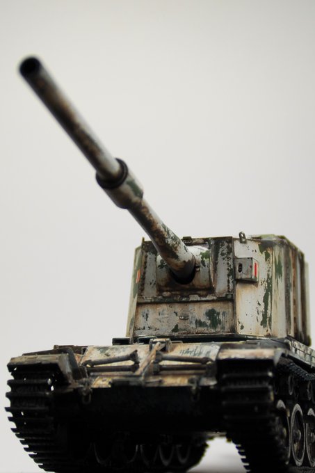 3年くらい戦車作ってなくて初心者同然なのでうまく作ろうという気負いもなくジャブジャブ汚しました。気楽でいいです 