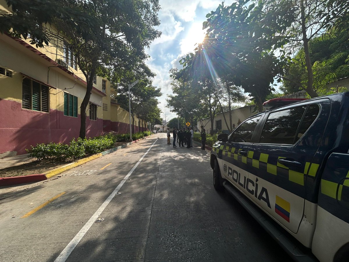 Estuvimos en el barrio San José escuchando las necesidades de la comunidad, en conjunto con la <a href="/PoliciaBquilla/">Policía Metropolitana de Barranquilla</a>. 

Adelantaremos acciones para prevenir situaciones que afecten la convivencia y para mantener entornos seguros.